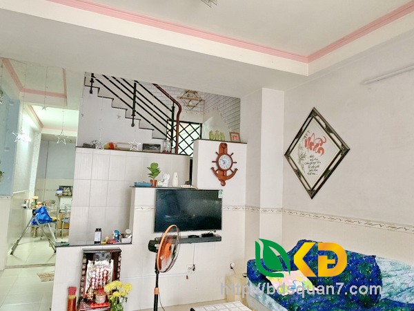 Bán nhà 2 tầng mới đẹp hẻm 88 Nguyễn Văn Quỳ quận 7.